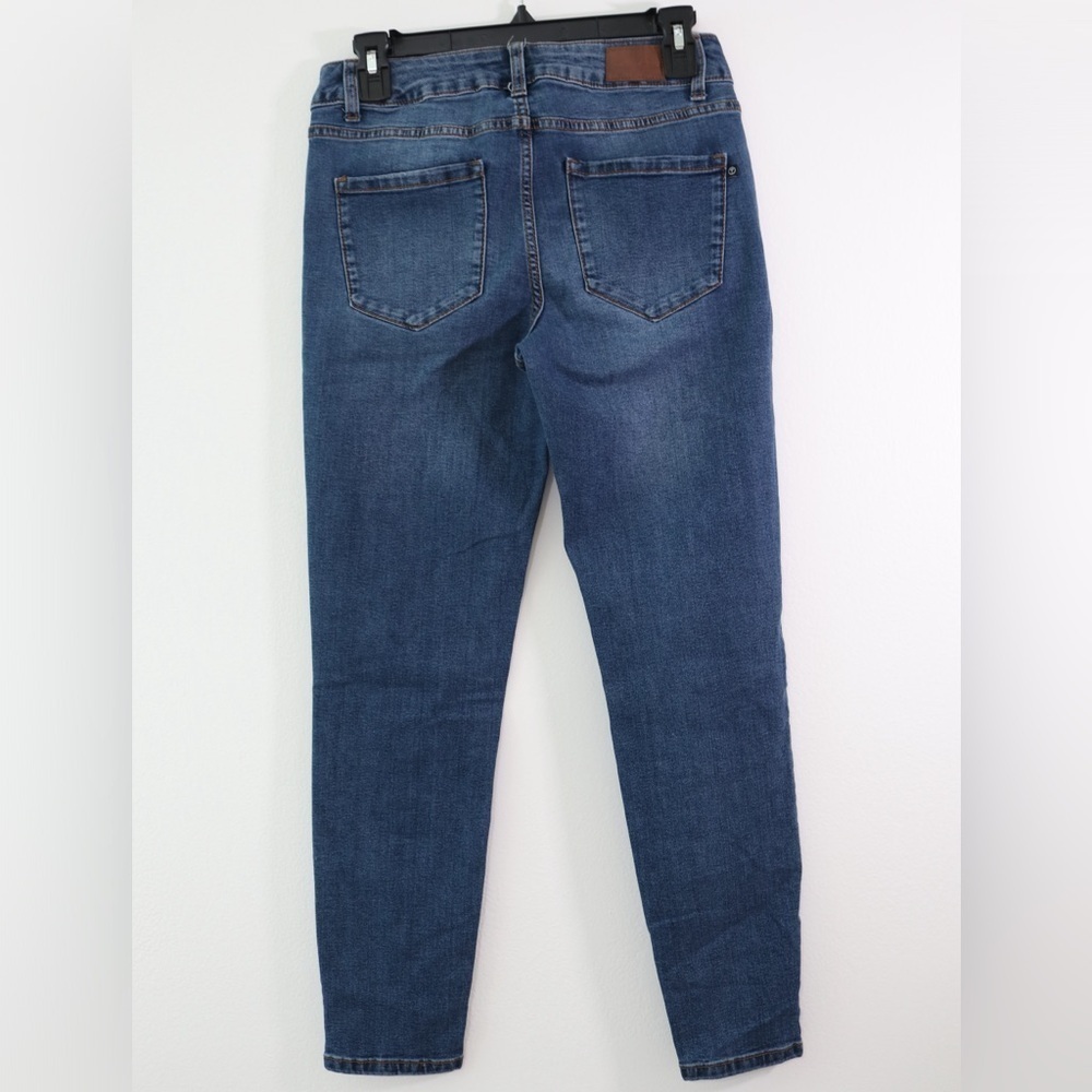 Tahari Women's Classic Skinny Kelly Jeans in Classic Blue Sz 8/29 - Picture 3 of 6